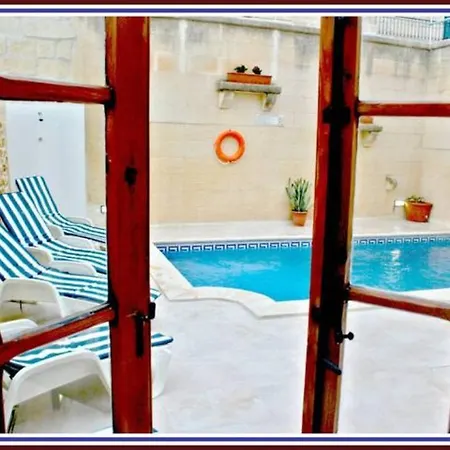 Ta' Sonia Farmhouse With Pool In * Xagħra
