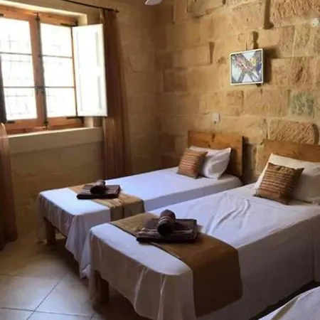 펜션 Ta' Sonia Farmhouse With Pool In