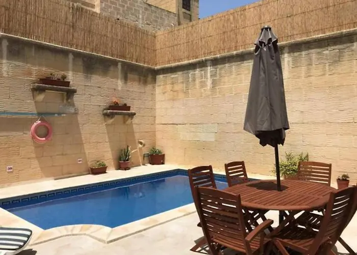 Casa vacanze Ta' Sonia Farmhouse With Pool In Xagħra